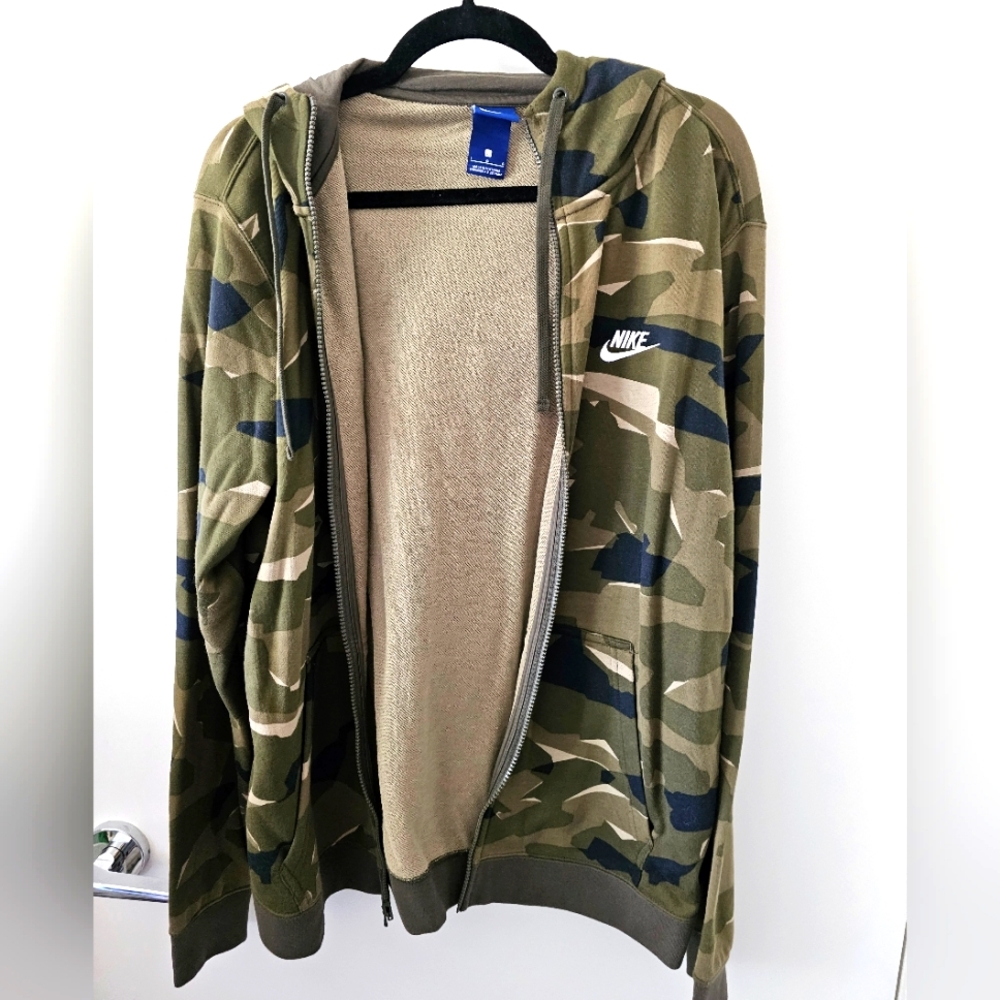 Nike zip up camo sweatshirt men's L